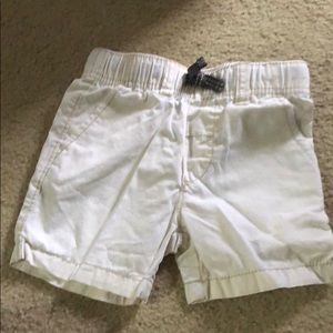 Carters 2t cream color shorts